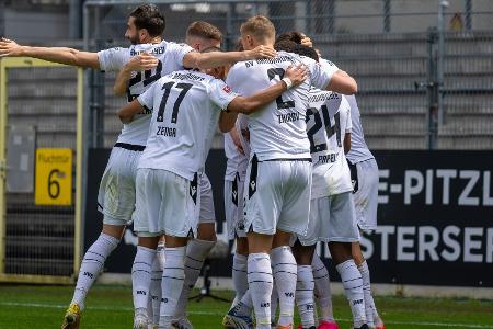 Schlusslicht Sandhausen schließt zu Regensburg auf Schlusslicht Sandhausen schließt zu Regensburg auf