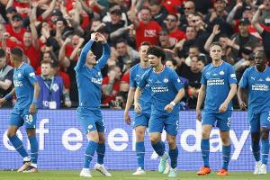 Van Nistelrooy holt Pokal mit PSV Eindhoven