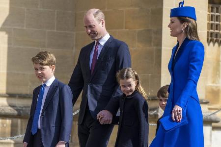 Zum Geburtstag: Prinzessin Charlotte posiert mit Familienhund Zum Geburtstag: Prinzessin Charlotte posiert mit Familienhund