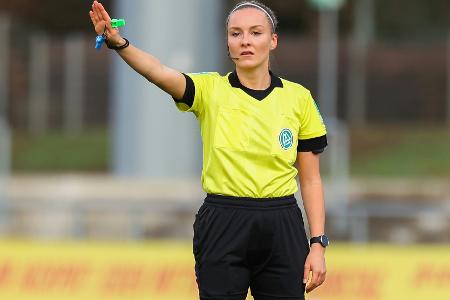 Michel pfeift DFB-Pokalfinale der Frauen mit VAR Michel pfeift DFB-Pokalfinale der Frauen mit VAR