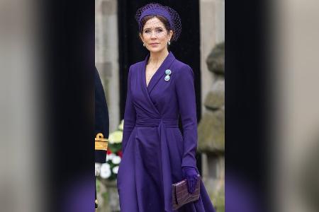 Krönung in London: Royale Damen wählen unifarbene Looks