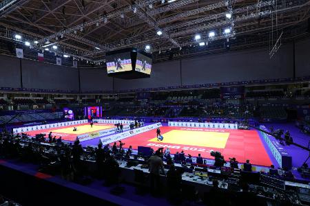 Russische Militärembleme: Zuschauer bei Judo-WM rausgeworfen Russische Militärembleme: Zuschauer bei Judo-WM rausgeworfen