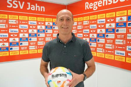 Enochs neuer Trainer in Regensburg Enochs neuer Trainer in Regensburg