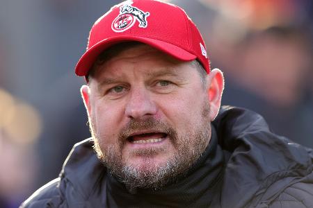 Verlorene Wette: Baumgart trägt Gladbach-Schal Verlorene Wette: Baumgart trägt Gladbach-Schal