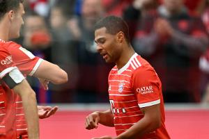 Dank Müller und Gnabry: Bayern legen im Titelkampf vor