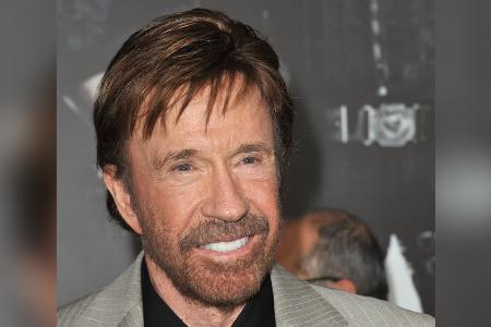 Chuck Norris: Emotionale Grüße an seine 102-jährige Mutter Chuck Norris: Emotionale Grüße an seine 102-jährige Mutter