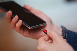 Forscher entwickeln Handy-Akku mit dreifacher Lebensdauer