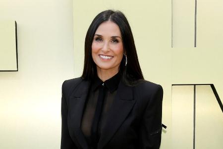 Demi Moore zeigt sich zum ersten Mal mit ihrer Enkeltochter Demi Moore zeigt sich zum ersten Mal mit ihrer Enkeltochter