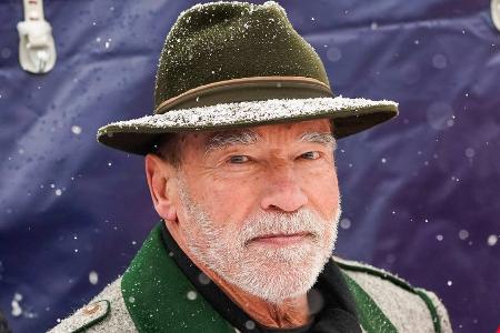 Arnold Schwarzenegger trifft seine Grundschulfreunde in Wien Arnold Schwarzenegger trifft seine Grundschulfreunde in Wien