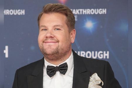 Star-Moderator James Corden lässt es in seiner alten Heimat krachen Star-Moderator James Corden lässt es in seiner alten Heimat krachen