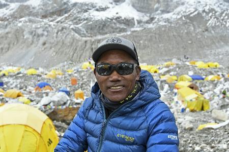 Rekord: Sherpa Kami Rita zum 27. Mal auf dem Everest Rekord: Sherpa Kami Rita zum 27. Mal auf dem Everest