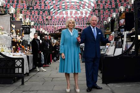 Charles und Camilla: Erster gemeinsamer Auftritt nach der Krönung Charles und Camilla: Erster gemeinsamer Auftritt nach der Krönung