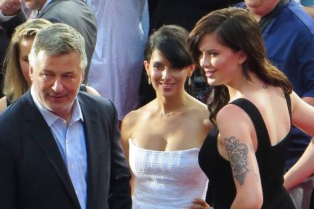 Hilaria Baldwin: Ganze Familie freut sich über Irelands Baby Hilaria Baldwin: Ganze Familie freut sich über Irelands Baby