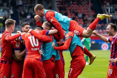 Heidenheim vor Bundesliga-Aufstieg, Sandhausen steigt ab Heidenheim vor Bundesliga-Aufstieg, Sandhausen steigt ab