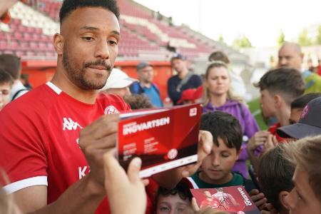Bis 2026: Mainz verlängert mit Onisiwo Bis 2026: Mainz verlängert mit Onisiwo