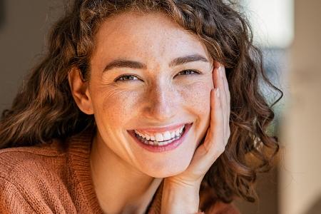 Selbstgemachte Sommersprossen? So gelingen die Fake-Freckles