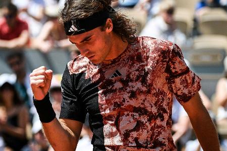 Paris: Holprige Auftaktsiege für Tsitsipas und Rublew Paris: Holprige Auftaktsiege für Tsitsipas und Rublew