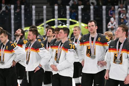 Eishockey-Helden gelandet - Kreis: Eishockey-Helden gelandet - Kreis: