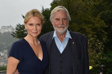 Trauer um Peter Simonischek: Veronica Ferres nimmt rührend Abschied Trauer um Peter Simonischek: Veronica Ferres nimmt rührend Abschied