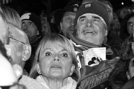 Uschi Glas trauert um Peter Simonischek: Uschi Glas trauert um Peter Simonischek: