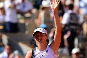 French Open: Favoritinnen um Swiatek locker weiter