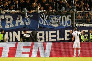 Klos weint, Fans sorgen für Chaos: Bielefeld zerlegt sich
