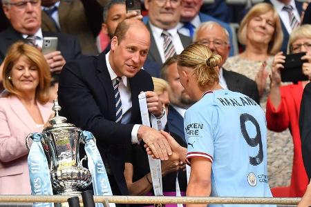 Prinz William: Von der Glamour-Hochzeit ins Fußballstadion Prinz William: Von der Glamour-Hochzeit ins Fußballstadion