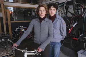 Dreh-Unfall: "Tatort"-Star Adele Neuhauser bricht sich die Schulter