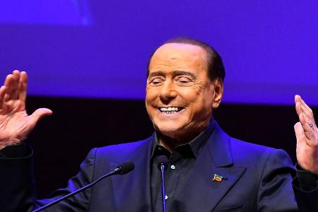 Italiens Ex-Ministerpräsident Silvio Berlusconi stirbt mit 86 Jahren Italiens Ex-Ministerpräsident Silvio Berlusconi stirbt mit 86 Jahren