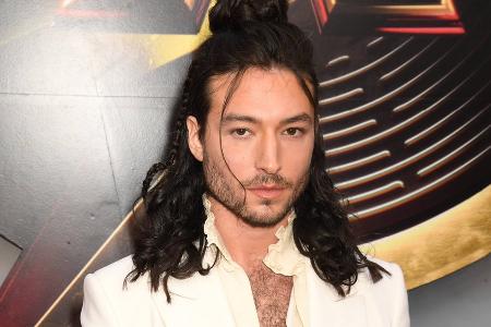 Nach den Skandalen: Ezra Miller ist zurück auf dem roten Teppich Nach den Skandalen: Ezra Miller ist zurück auf dem roten Teppich