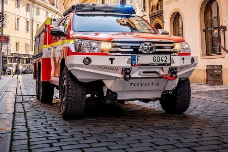 Toyota Hilux 6x6 Hiload Feuerwehrfahrzeug
