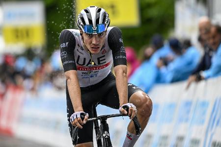 Tour de Suisse: Mäder muss nach Sturz wiederbelebt werden Tour de Suisse: Mäder muss nach Sturz wiederbelebt werden