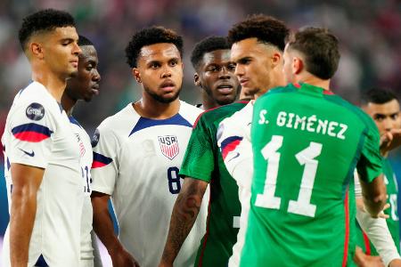 Turbulenzen bei US-Sieg - Davies schießt Kanada ins Finale Turbulenzen bei US-Sieg - Davies schießt Kanada ins Finale