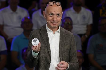 Neuendorf weist Kritik an Bundestrainer Flick zurück Neuendorf weist Kritik an Bundestrainer Flick zurück