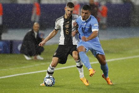 EM-Auftakt verpatzt: U21 trotz Überzahl nur 1:1 gegen Israel EM-Auftakt verpatzt: U21 trotz Überzahl nur 1:1 gegen Israel