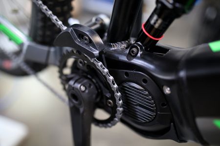 Wie Sie die rostige Kette Ihres E-Bikes wieder in Form bringen Wie Sie die rostige Kette Ihres E-Bikes wieder in Form bringen