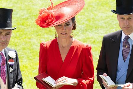 Mode-Regel von Queen Elizabeth II.: Prinzessin Kate sorgt für Aufsehen Mode-Regel von Queen Elizabeth II.: Prinzessin Kate sorgt für Aufsehen