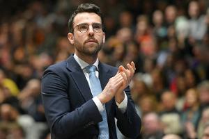 Basketball: Hamburg verlängert mit Trainer Barloschky