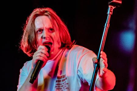 Nach Glastonbury: Lewis Capaldi verabschiedet sich vom Touren Nach Glastonbury: Lewis Capaldi verabschiedet sich vom Touren