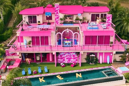 Wohnen wie Barbie: Fans können in Malibu-Traumhaus übernachten Wohnen wie Barbie: Fans können in Malibu-Traumhaus übernachten