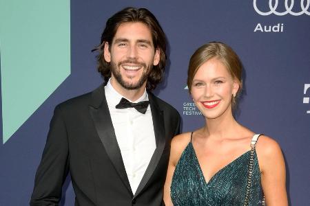 Alvaro Soler hat seine Freundin Melanie Kroll geheiratet Alvaro Soler hat seine Freundin Melanie Kroll geheiratet