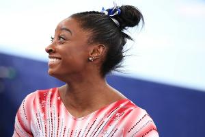 Turn-Superstar Biles Owens feiert Comeback