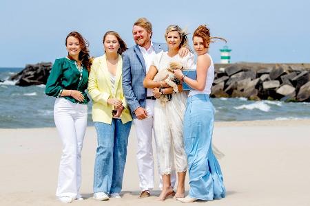 Niederländisches Königshaus: Stürmisches Sommer-Shooting am Meer Niederländisches Königshaus: Stürmisches Sommer-Shooting am Meer