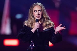 Adele richtet wütende Warnung an ihre Fans