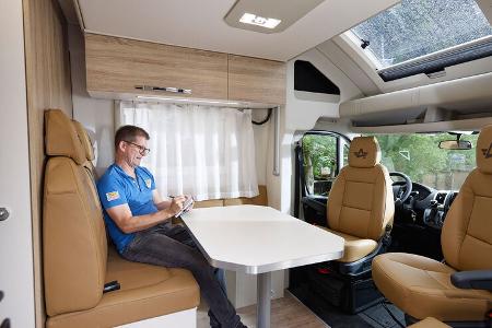 Teilintegrierter Atlantis Deluxe 695 Dinette