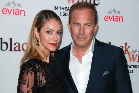 Kevin Costner: Seine Noch-Ehefrau muss bis Ende Juli ausziehen Kevin Costner: Seine Noch-Ehefrau muss bis Ende Juli ausziehen