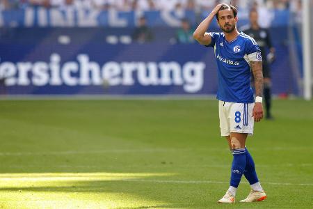 Latza legt Kapitänsamt bei Schalke nieder Latza legt Kapitänsamt bei Schalke nieder