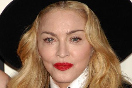 Nach schwerem Infekt: Madonna spaziert schon wieder durch New York Nach schwerem Infekt: Madonna spaziert schon wieder durch New York