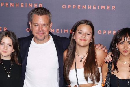 Matt Damon: Seltener Red-Carpet-Auftritt mit seinen Töchtern Matt Damon: Seltener Red-Carpet-Auftritt mit seinen Töchtern