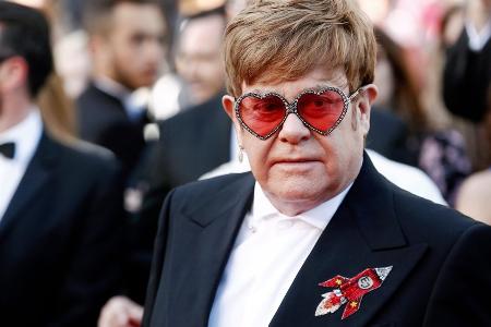Nach seiner Abschiedstournee: Elton John bedankt sich bei seiner Crew Nach seiner Abschiedstournee: Elton John bedankt sich bei seiner Crew